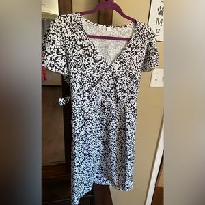 Black & White floral faux wrap dress- Women’s Large